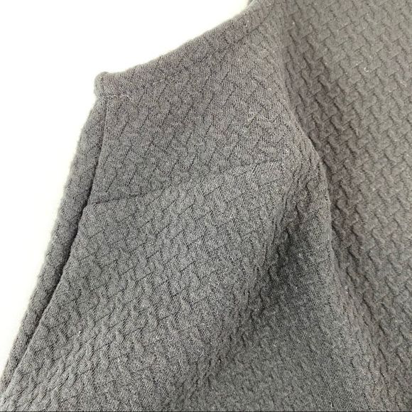 Black textured shell with back zip NWT - S - Picture 7 of 10